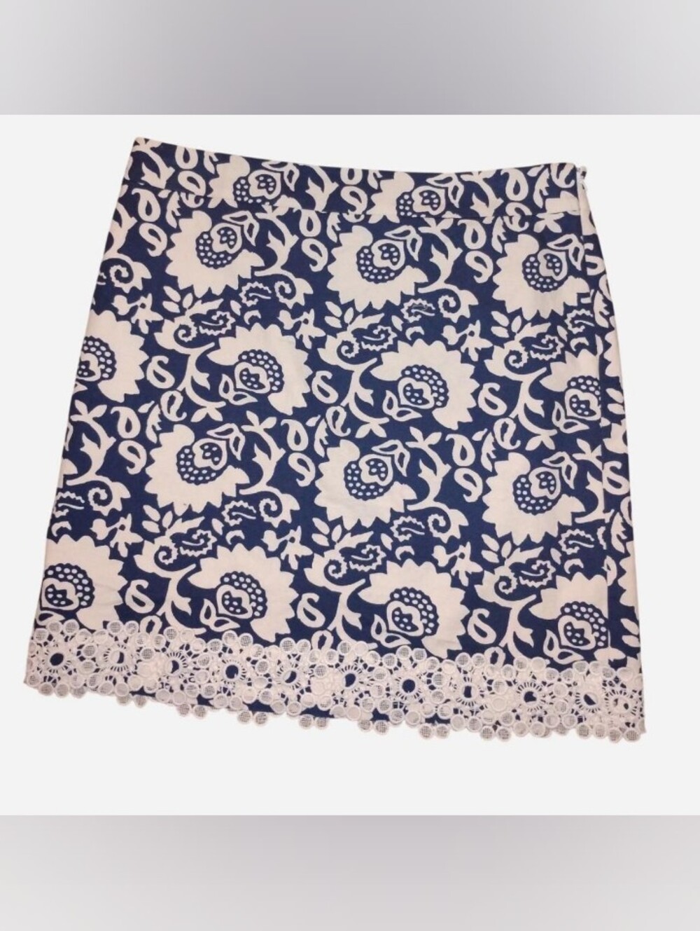 Talbots Petites Damask Pencil Skirt with Crochet laced Hem (Size 8P)